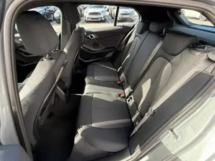 Photo 13 BMW Serie 1 Gén. III (F40) Ph1 Business Design 5