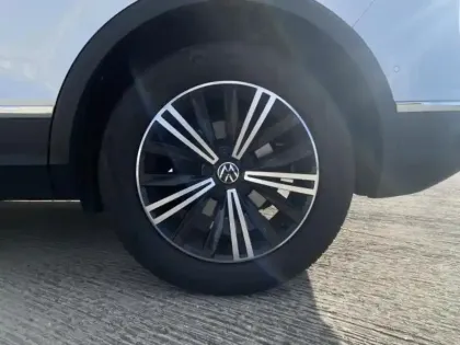 Photo 11 Volkswagen Tiguan  1.5 TSI 150ch Elegance DSG7