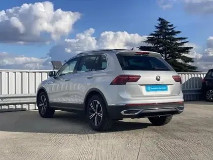 Photo 5 Volkswagen Tiguan  1.5 TSI 150ch Elegance DSG7