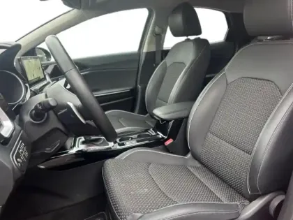 Photo 6 Kia Xceed  1.6 GDi 105ch + Plug-In 60.5ch Active DCT6