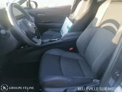 Photo 8 Toyota C-HR  1.8 Hybride 122ch Dynamic E-CVT