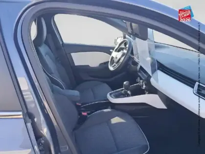 Photo 19 Renault Clio  1.6 E-Tech hybride 140ch Intens -21N GPS