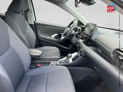 Photo 19 Toyota Yaris  116h Design 5p