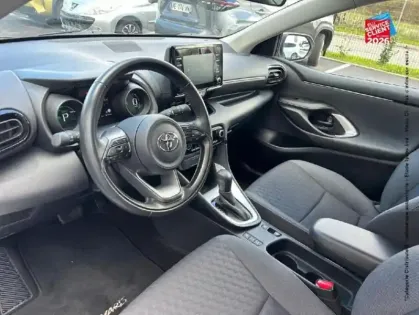 Photo 29 Toyota Yaris  116h Design 5p