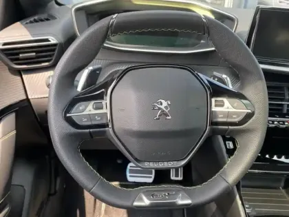 Photo 12 Peugeot 208  1.2 PureTech 100ch S&S GT EAT8