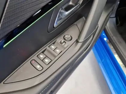 Photo 7 Peugeot 208  1.2 PureTech 100ch S&S GT EAT8