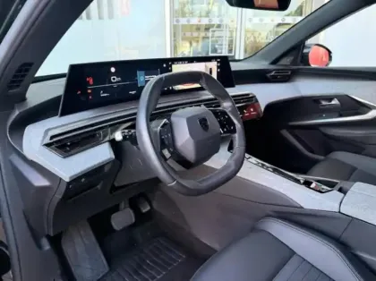 Photo 11 Peugeot 3008  1.2 Hybrid 136ch Allure e-DCS6