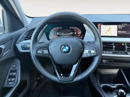 Photo 11 BMW Serie 1 Gén. III (F40) Ph2 Business Design 5