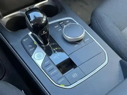 Photo 9 BMW Serie 1 Série 1 116dA 116ch Business Design DKG7