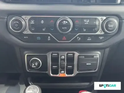 Photo 14 Jeep Wrangler  Unlimited 2.0 T 380ch 4xe Sahara Command Trac