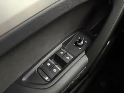 Photo 14 Audi Q5  55 TFSI e 367ch S line quattro S tronic 7