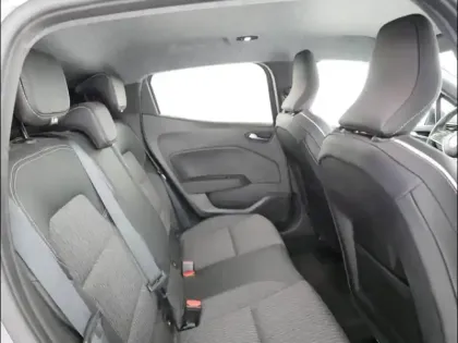 Photo 7 Renault Clio  1.6 E-Tech 145ch full hybrid Techno