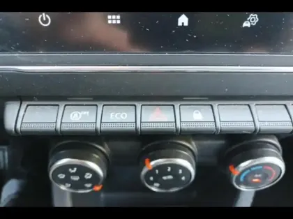 Photo 12 Renault Clio  1.5 Blue dCi 100ch Evolution - 24