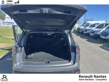 Photo 14 Renault Espace  1.2 E-Tech full hybrid 200ch esprit Alpine 7 places - 25