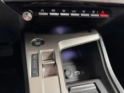 Photo 14 Peugeot 308  1.5 BlueHDi 130ch S&S Allure EAT8