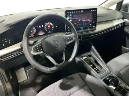 Photo 8 Volkswagen Golf 1.5 eHybrid 204 DSG6 VW Edition