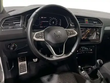 Photo 8 Volkswagen Tiguan 2.0 TDI 150ch BVM6 Active