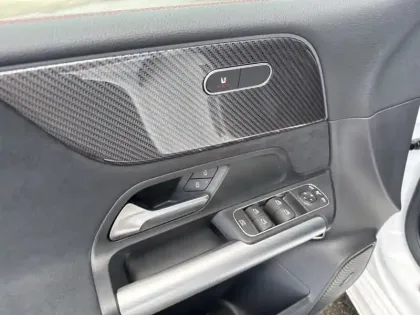 Photo 16 Mercedes Classe B 200 d AMG Line