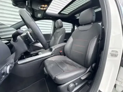 Photo 17 Mercedes Classe B 200 d AMG Line