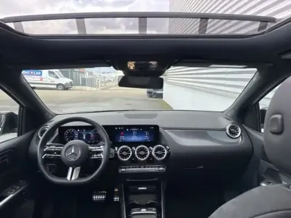 Photo 10 Mercedes Classe B 200 d AMG Line