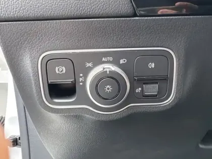 Photo 19 Mercedes Classe B 200 d AMG Line