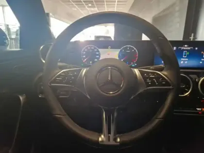 Photo 37 Mercedes Classe A Gén. IV (W177) Ph2 Progressive Line 5