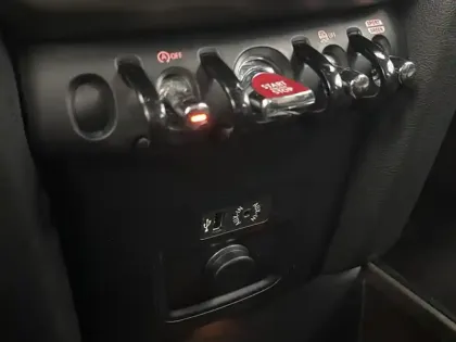 Photo 18 Mini Countryman Gén. II (F60) Ph1 Chili 5