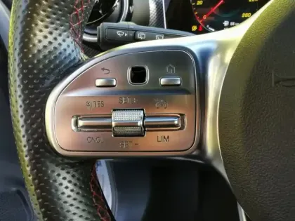 Photo 19 Mercedes Classe A 200 AMG Line 7G-DCT 163 ch