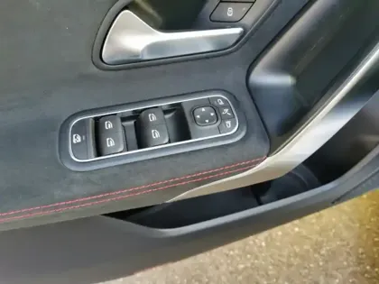 Photo 16 Mercedes Classe A 200 AMG Line 7G-DCT 163 ch