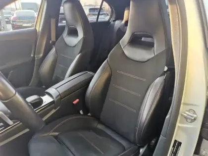 Photo 12 Mercedes Classe A 200 AMG Line 7G-DCT 163 ch