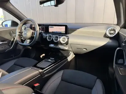 Photo 8 Mercedes Classe A 180 d AMG Line