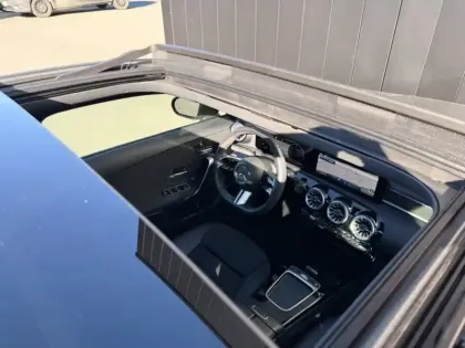 Photo 11 Mercedes Classe A 180 d AMG Line