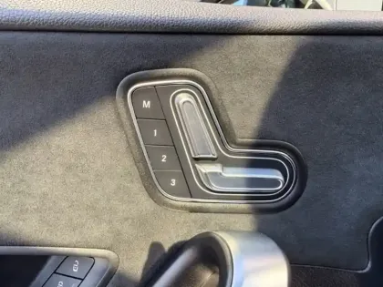 Photo 15 Mercedes Classe A 180 d AMG Line