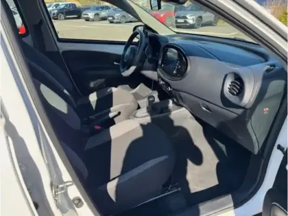 Photo 17 Toyota Aygo 1.0 VVT-i 72 Dynamic CVT