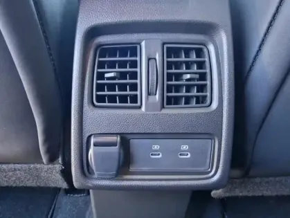 Photo 31 Renault Captur II esprit Alpine full hybrid E-Tech 160-25