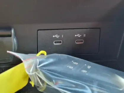 Photo 32 Renault Captur II esprit Alpine full hybrid E-Tech 160-25