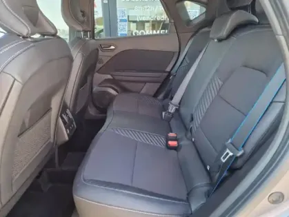 Photo 15 Renault Captur II esprit Alpine full hybrid E-Tech 160-25