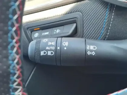 Photo 33 Renault Captur II esprit Alpine full hybrid E-Tech 160-25