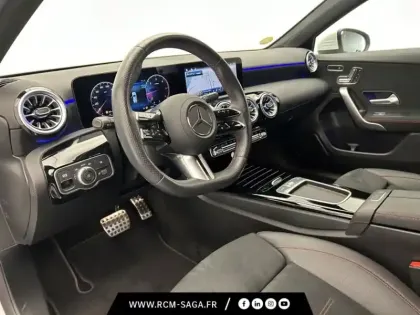 Photo 12 Mercedes Classe A 200 d AMG Line