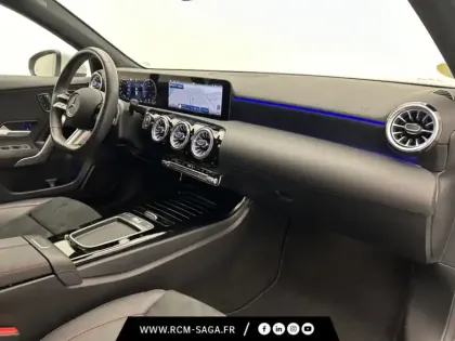 Photo 19 Mercedes Classe A 200 d AMG Line