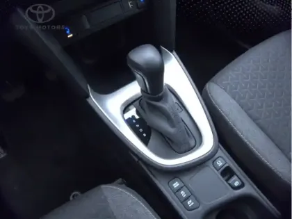 Photo 12 Toyota Yaris Hybride 1.5 HYBRID 116H DESIGN / PACK CARGO