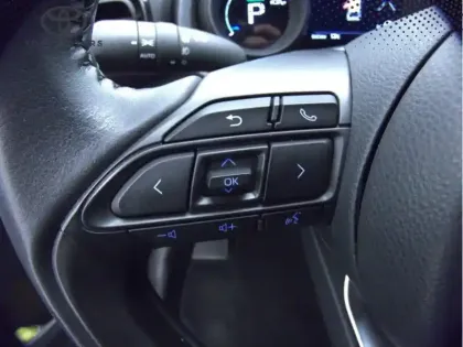 Photo 5 Toyota Yaris Hybride 1.5 HYBRID 116H DESIGN / PACK CARGO