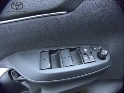 Photo 13 Toyota Yaris Hybride 1.5 HYBRID 116H DESIGN / PACK CARGO