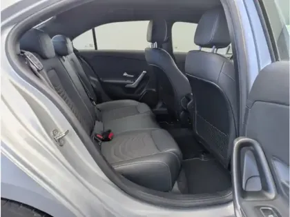 Photo 10 Mercedes Classe A 180 d Berline Business Line