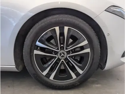 Photo 12 Mercedes Classe A 180 d Berline Business Line