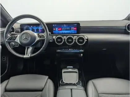 Photo 11 Mercedes Classe A 180 d Berline Business Line