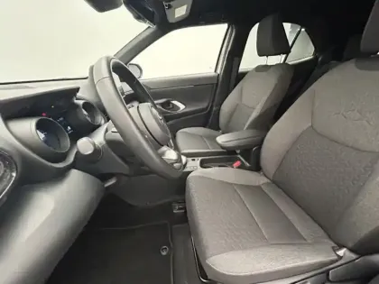 Photo 11 Toyota Yaris Hybride 1.5 HYBRID 116H DESIGN / PACK CARGO