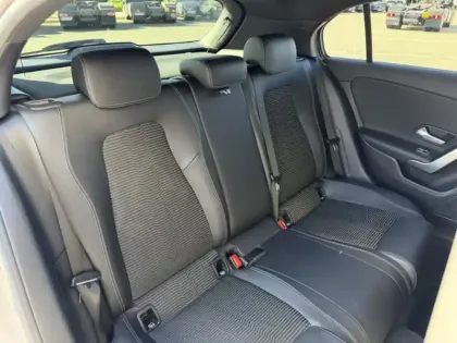 Photo 10 Mercedes Classe A 180 Compacte