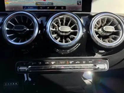 Photo 17 Mercedes CLA Coupé 220 d AMG Line