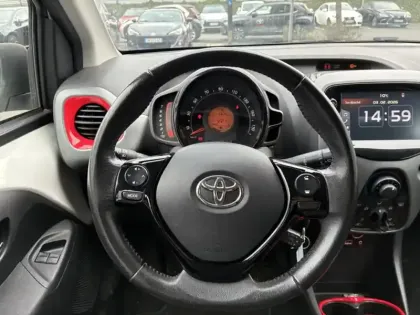 Photo 8 Toyota Aygo 1.0 VVT-i x-play / X-style